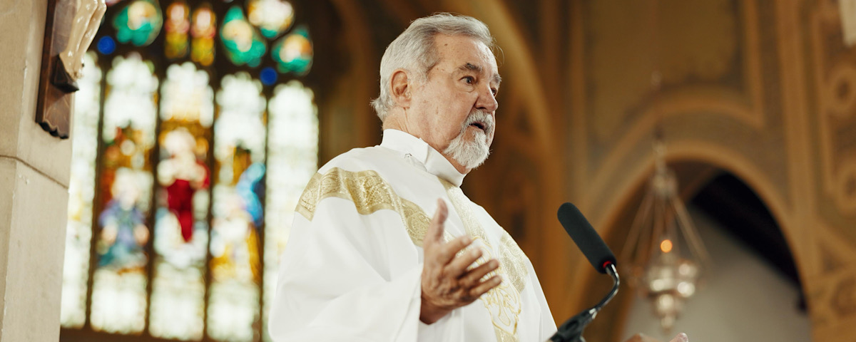 prete celebrante anglicano